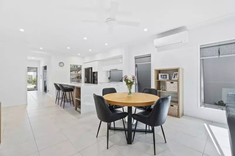 Site 365 - Established Berwick H6