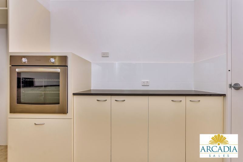 ARCADIA WATERS MADDINGTON - 2 Bedrooms and Stone Bench Tops