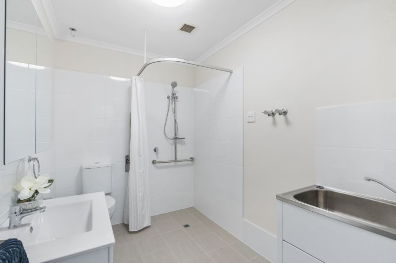 Modern one-bedroom apartment