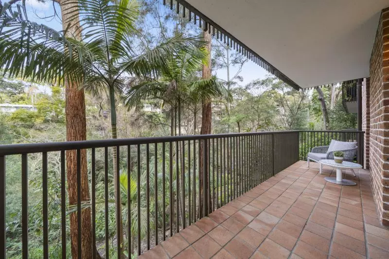 Stylish refurbished home in a tranquil setting!