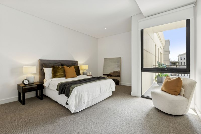 Stylish Space, Sunlit Private Balcony