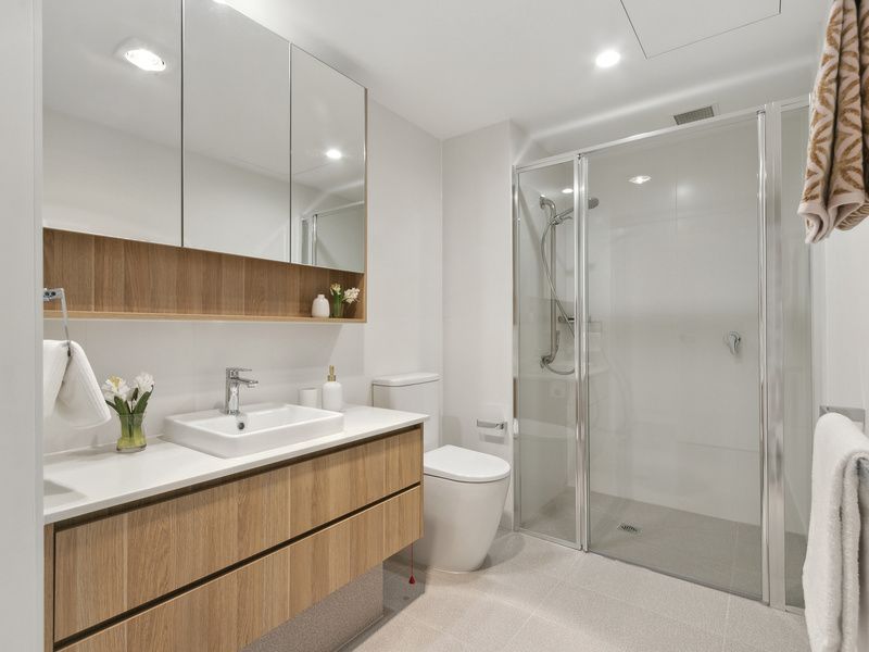 Stylish North-Facing Penthouse with Sunlit Balcony