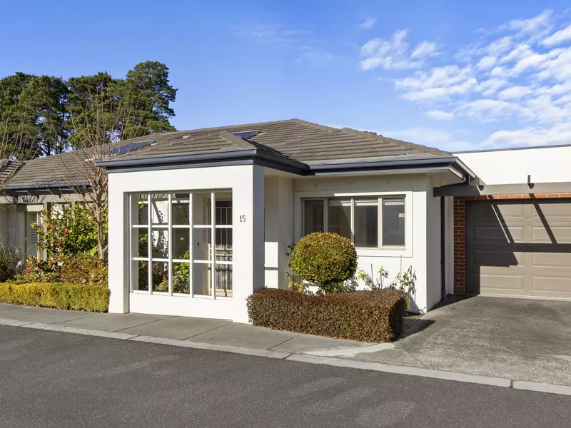 Stylish Home with Private Garden near Clubhouse