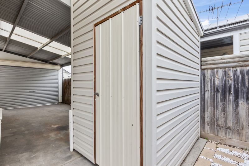 Beautifully Presented Haven - Corner Location