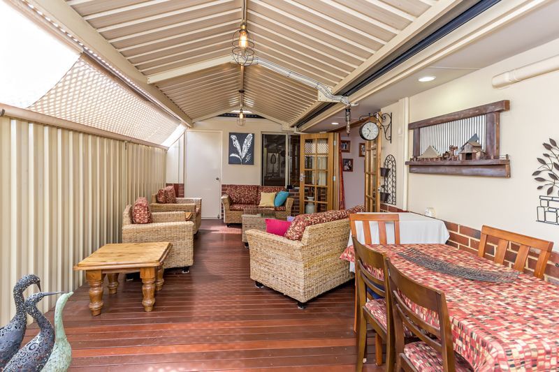 Great Location with Waterway Outlook