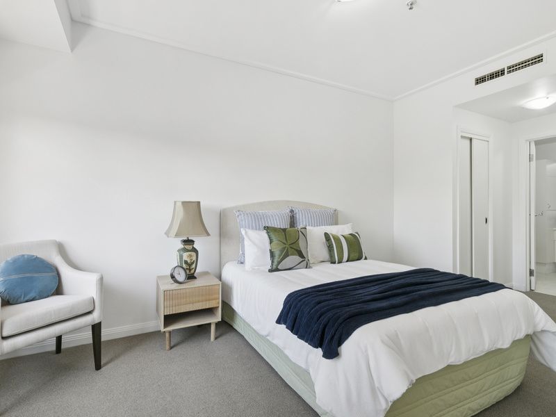 Private First Floor Apartment with Lovely Garden Views