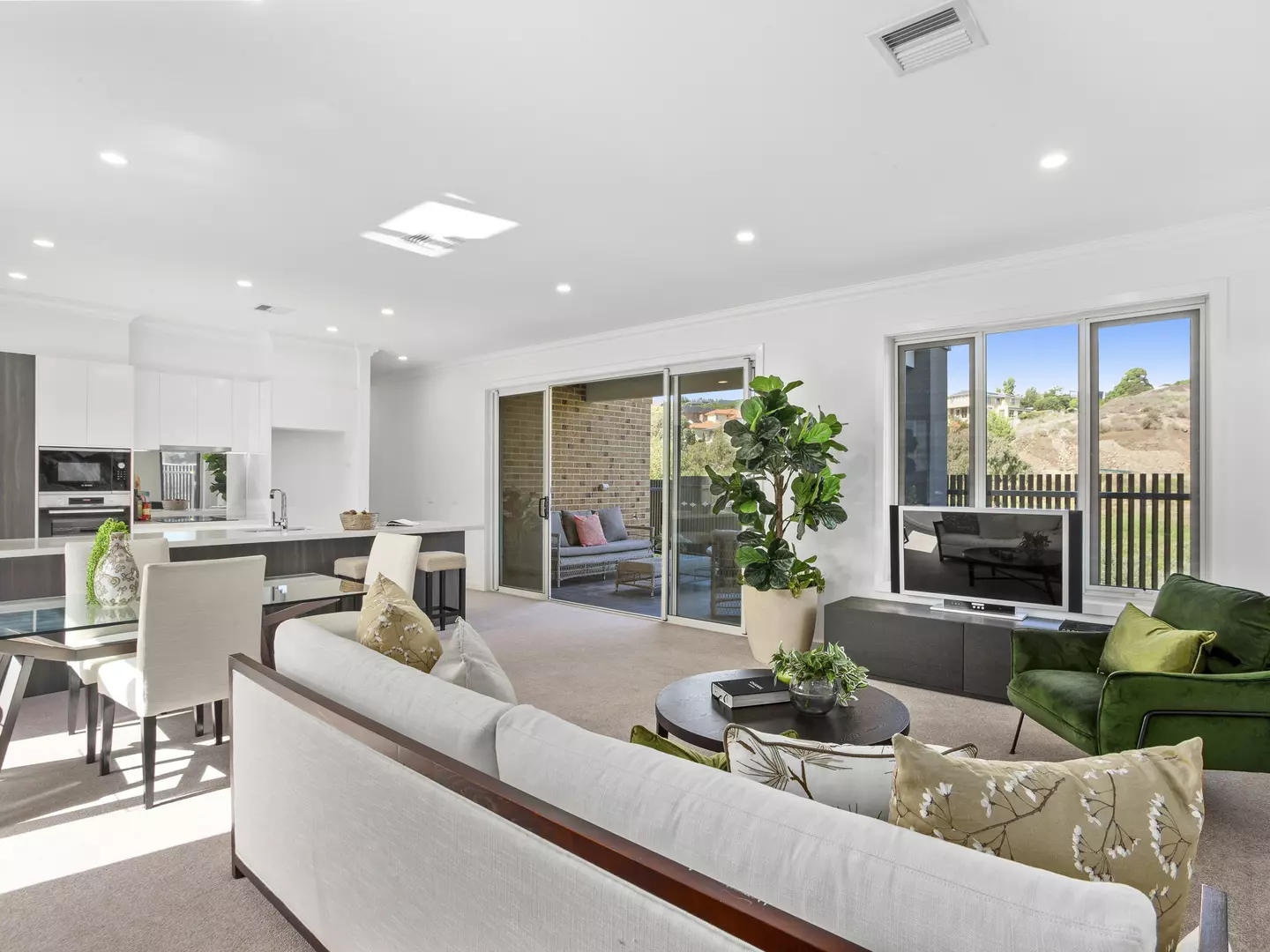 Elevate Your Lifestyle with Breathtaking Views!