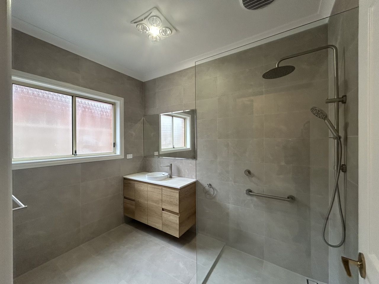 Large 2 Bedroom Renovated Home in Stuart Grove!