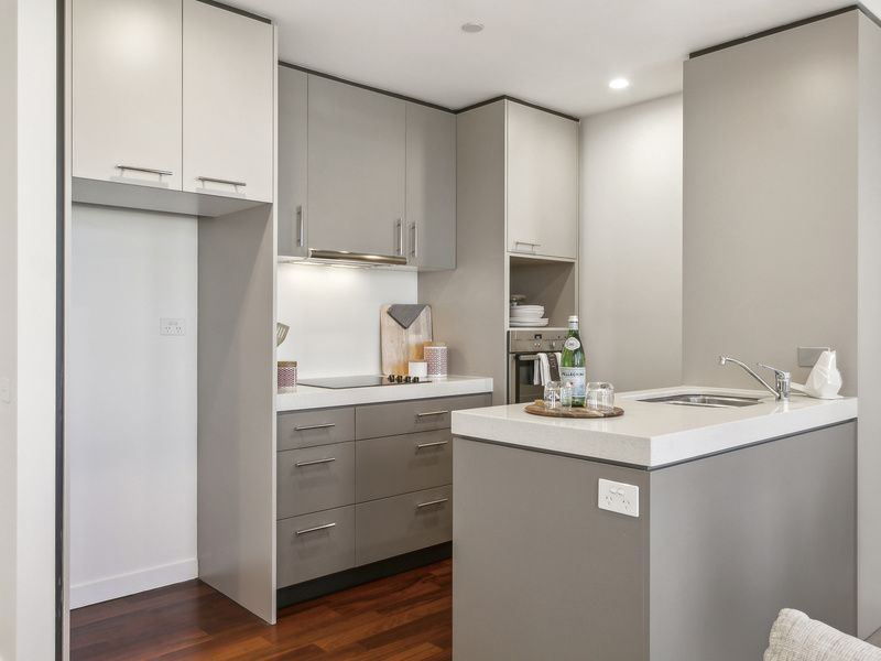 Bright and Stylish Apartment with Balcony Views