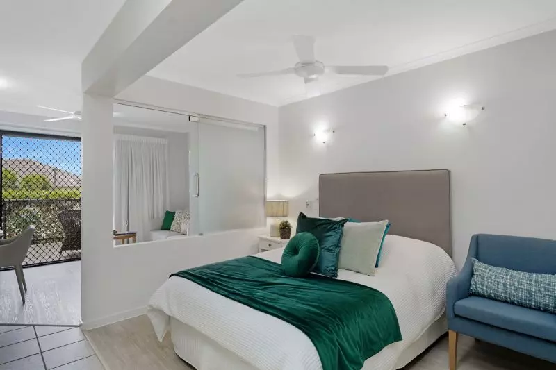North-facing ground floor studio apartment with ocean view