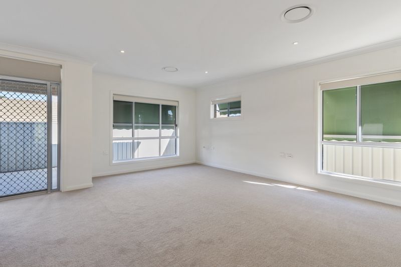 Waratah Highlands Retirement Village - 2 Bedroom plus Study lovely villa