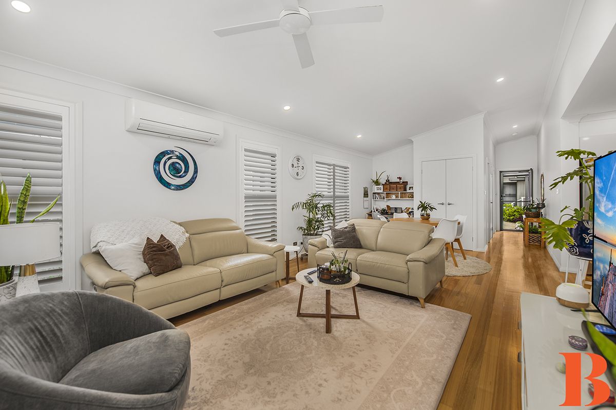 DEPOSIT TAKEN / UNDER CONTRACT - Gated Community - Minutes walk to Shopping and Medical