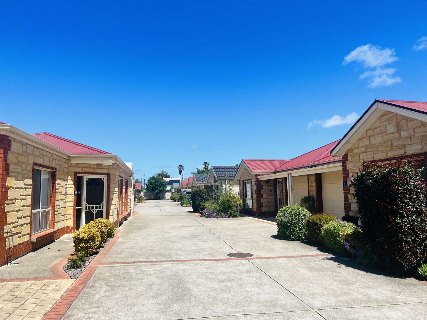 Distinctive Lifestyle Unit 2 Underdale Gardens