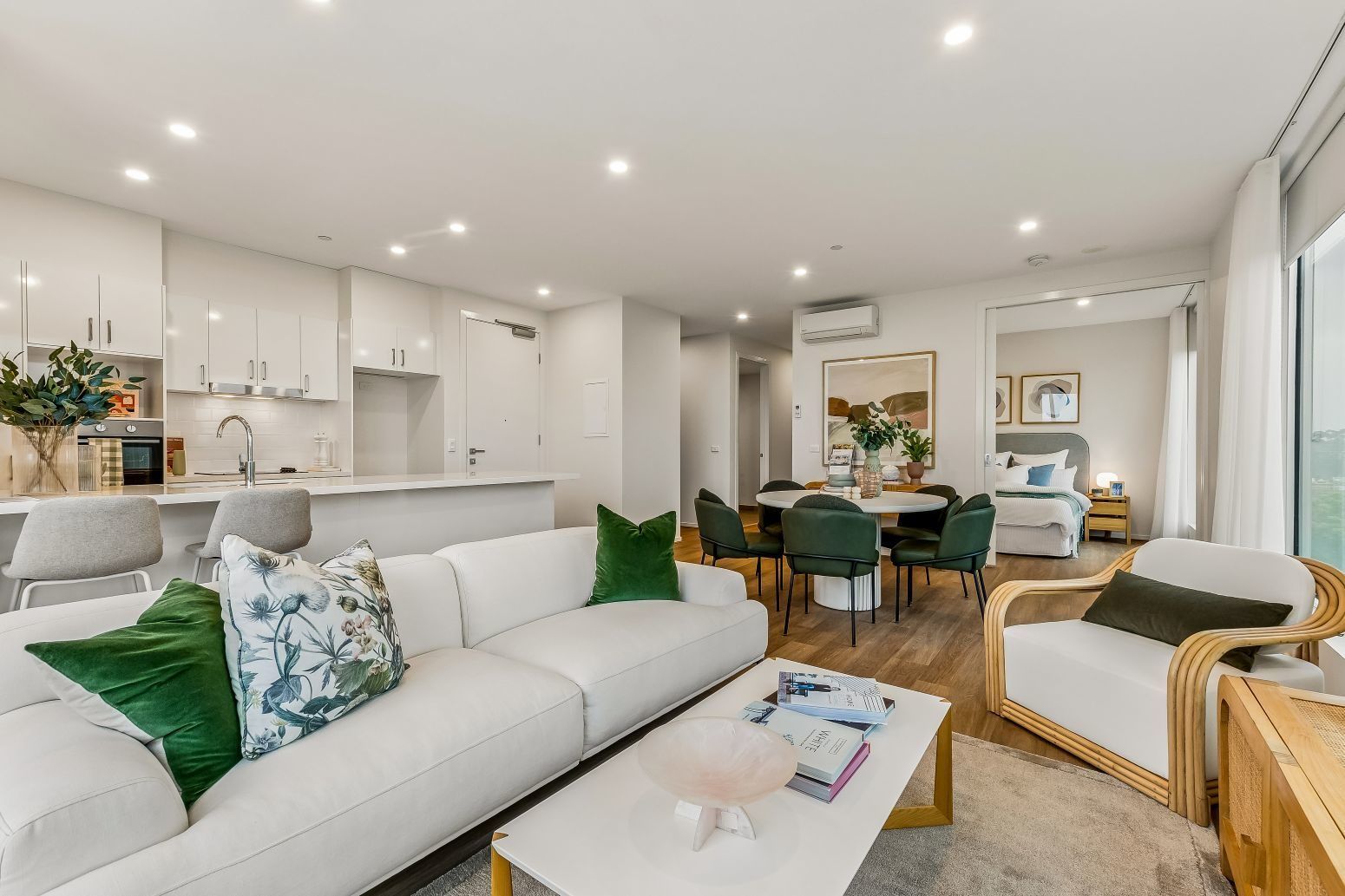 Airy top-floor apartment with stunning north-east views