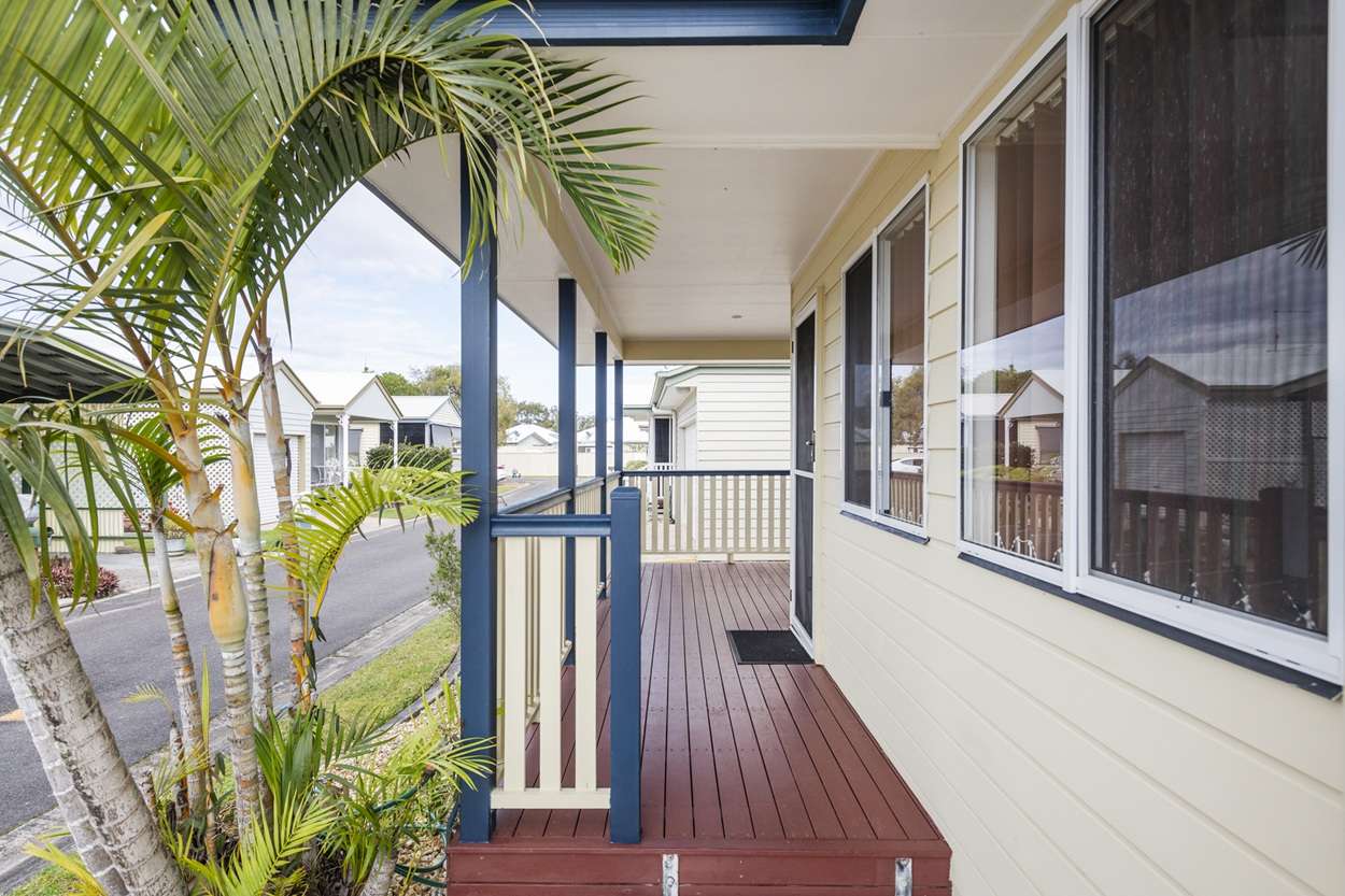 RELAXED COASTAL LIFESTYLE AWAITS