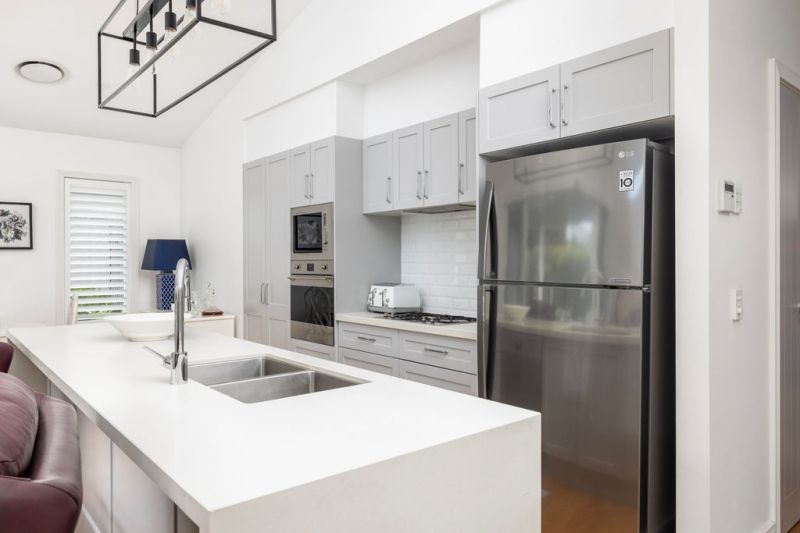 Elegant Corner Retreat – Stylish Alfresco Living