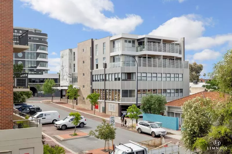 Exquisite Modern Living, Impressive with Great View!