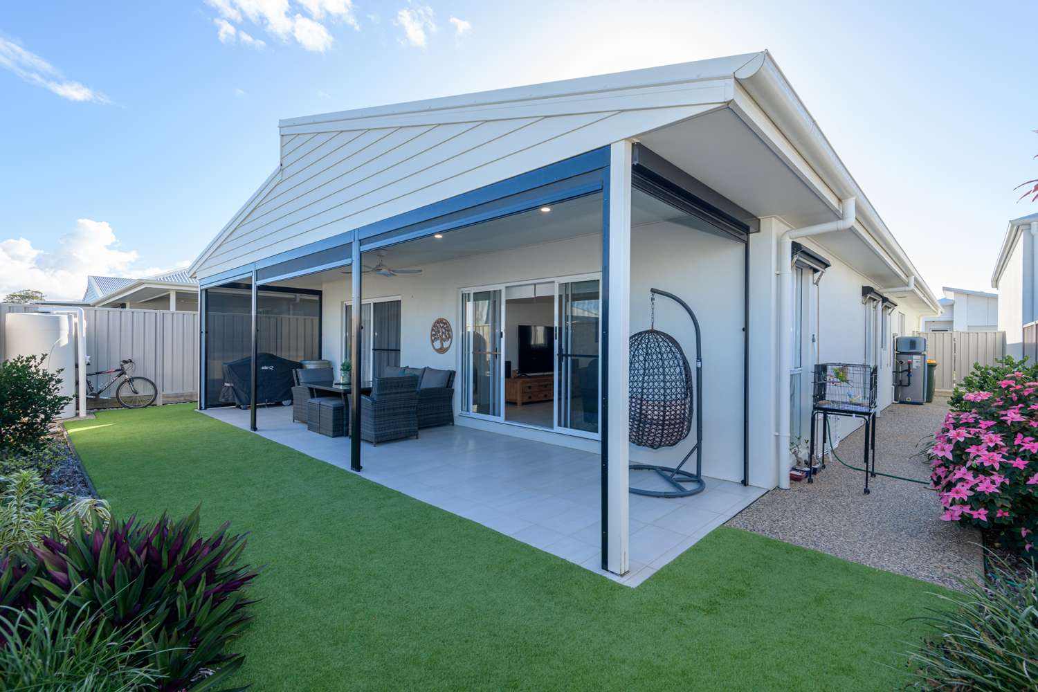 Luxury RV Living with Expansive Alfresco Entertaining 