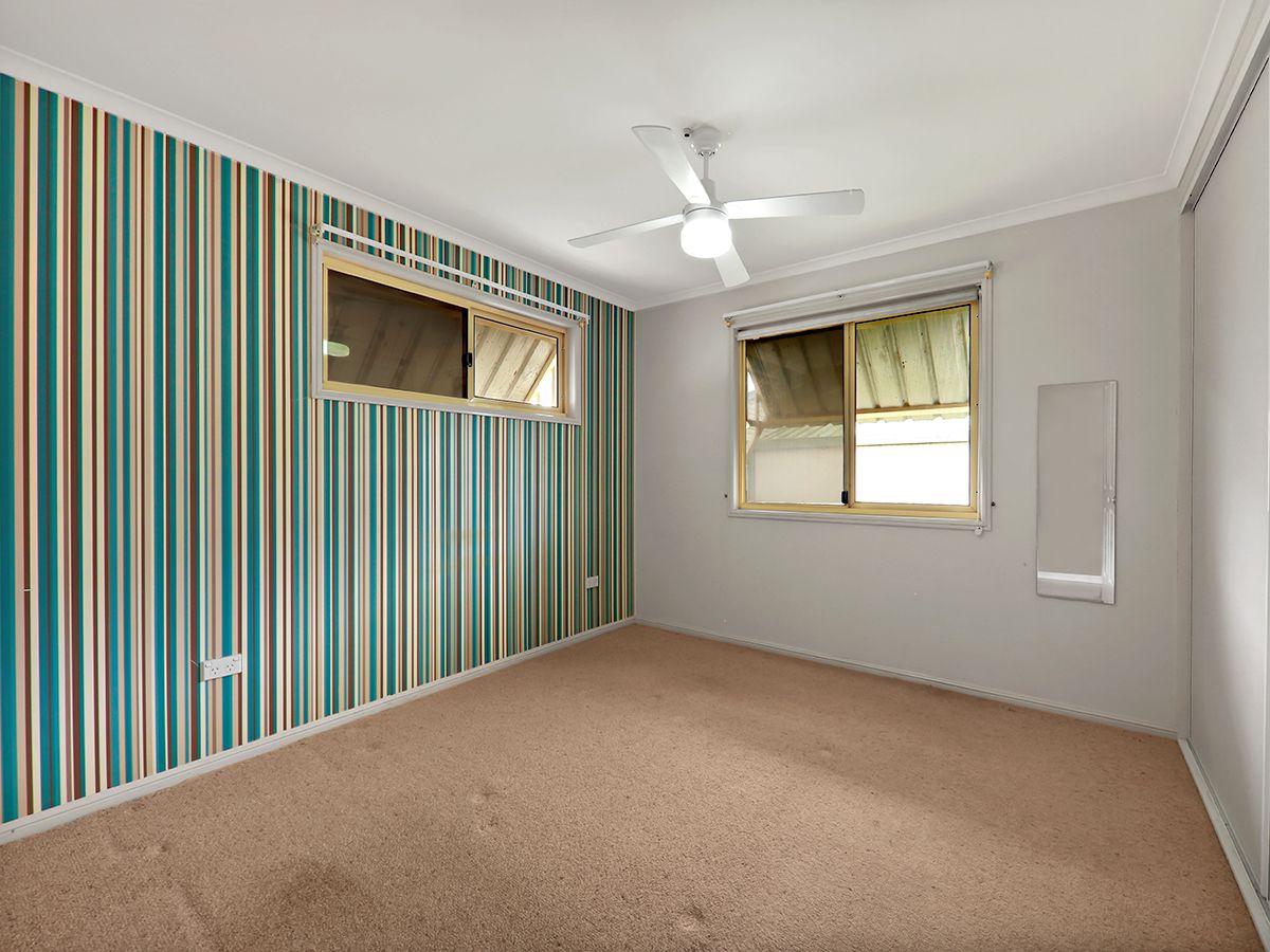 2 Bedroom Villa - Garage - Outdoor Alfresco Area - Move In Ready!