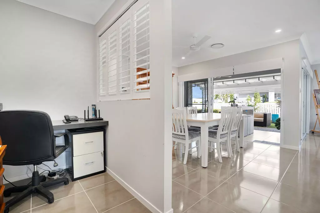 Palm Lake Resort Beachmere Bay