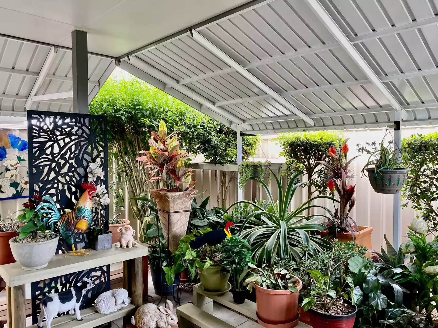 IT FELLS LIKE HOME - 265 OUTLOOK