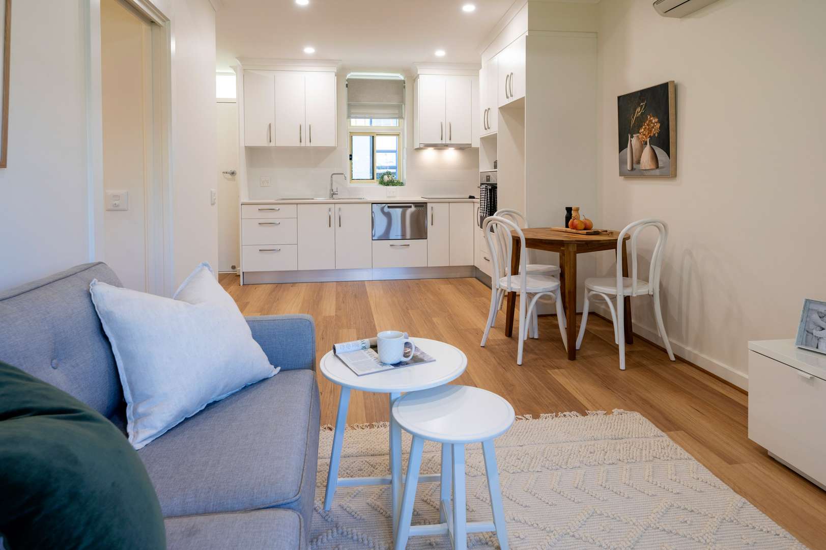 Eldercare College Green: freshly renovated one-bedroom unit close to the city