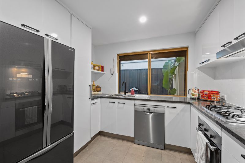 Captivating Cabin-Style  Cottage