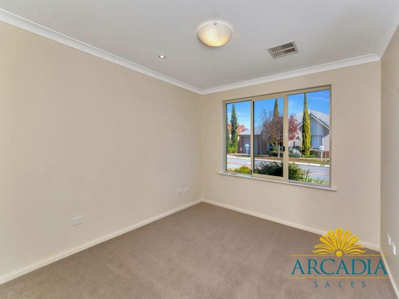 ARCADIA WATERS MANDURAH - Carrie Design, Close to the Clubhouse