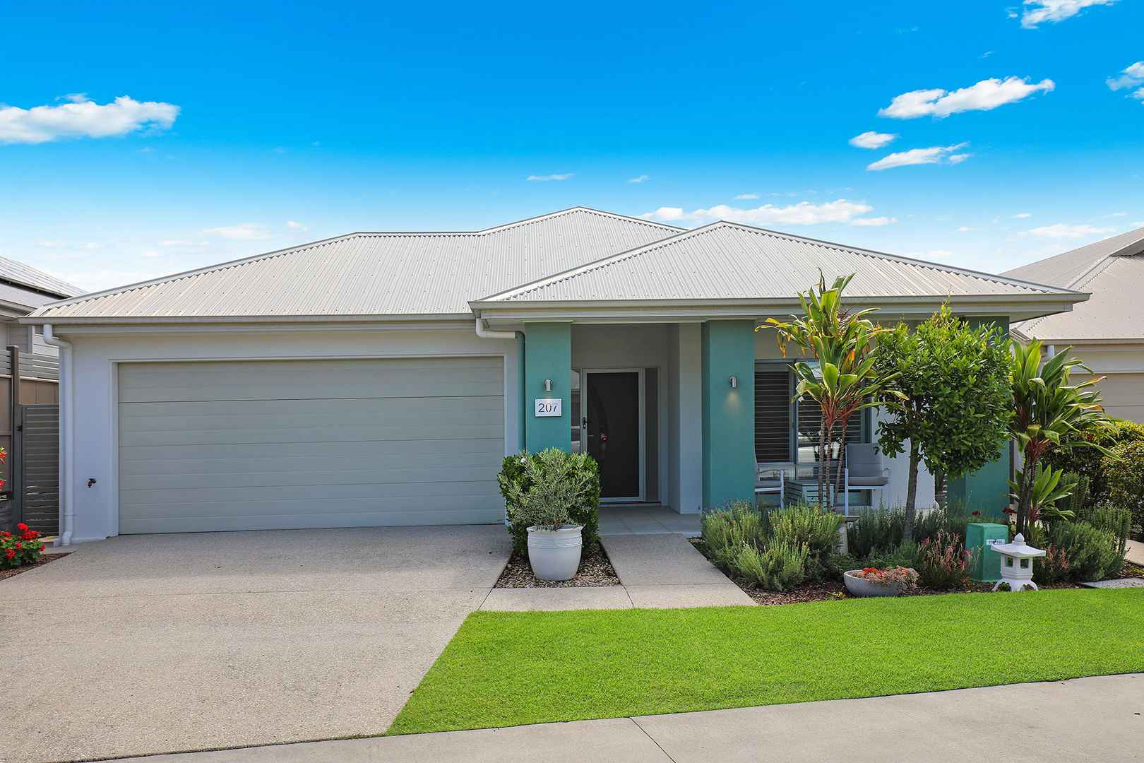 Elevation, Outlook, Presentation! - V207 Halcyon Lakeside