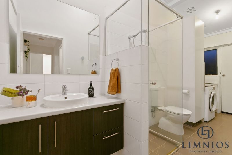 Premiere Location and Lifestyle!!