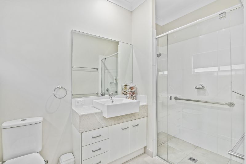 Vibrant Two Bedroom + Study