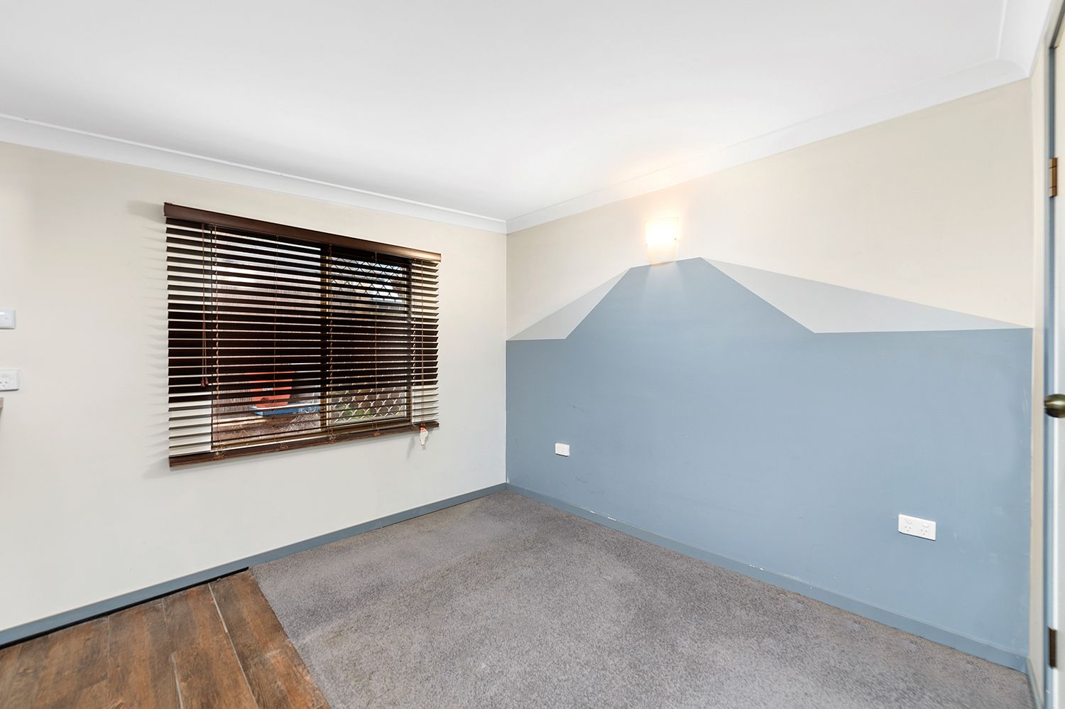 DEPOSIT TAKEN - UNDER CONTRACT  - A fabulous Home Inside - 2 Big Bedrooms - 2 Bathrooms