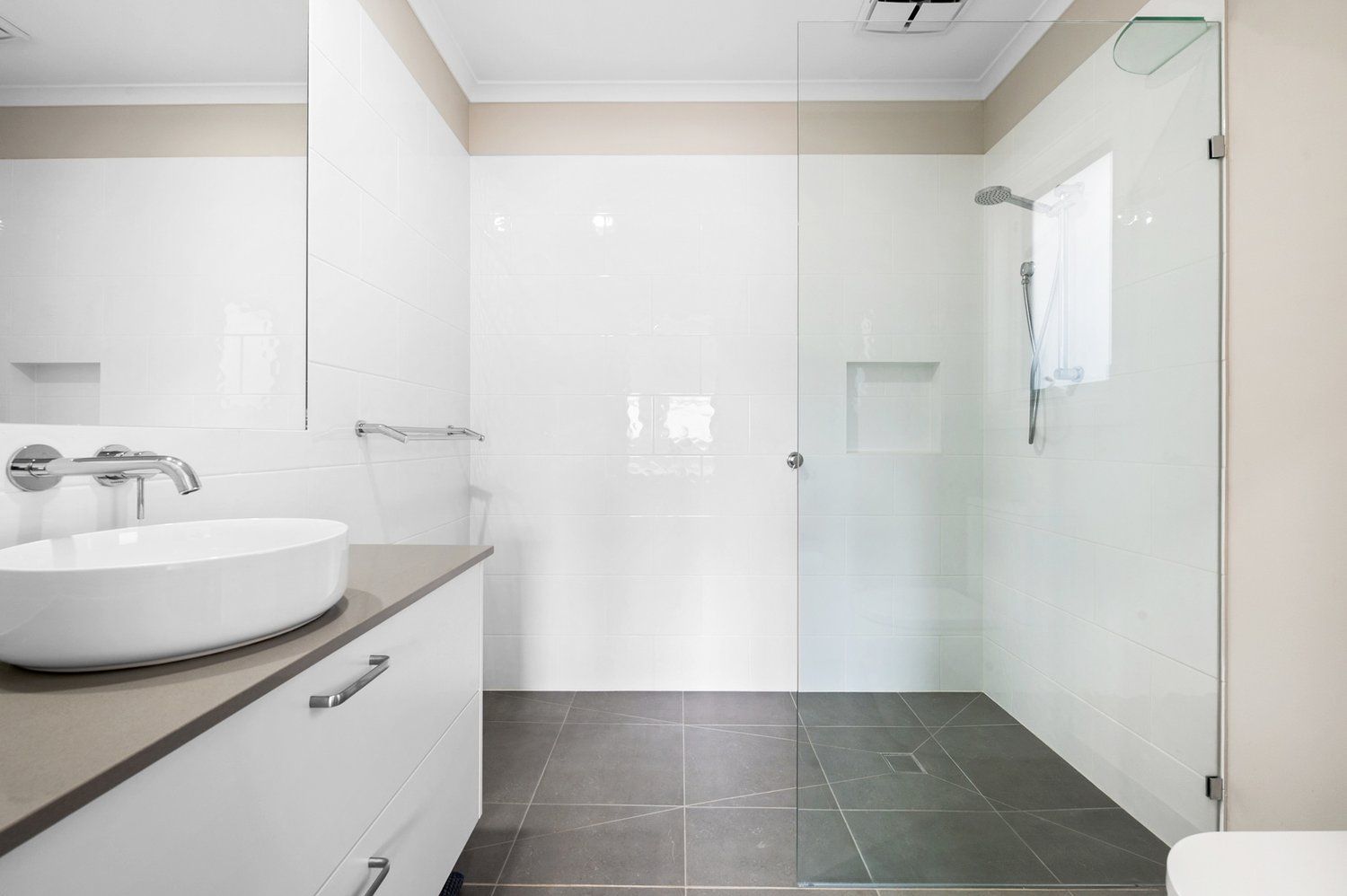 Relaxed Living with Style and Space!