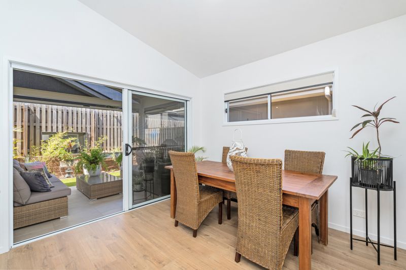 Simplicity and Style – Bright Modern Haven