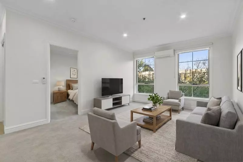 Spacious one-bedroom first-floor apartment