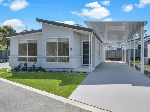 Room for Caravan, RV, Trailer or 4 cars