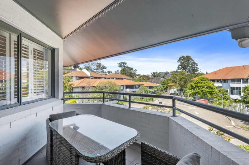 Superbly spacious apartment with garden views