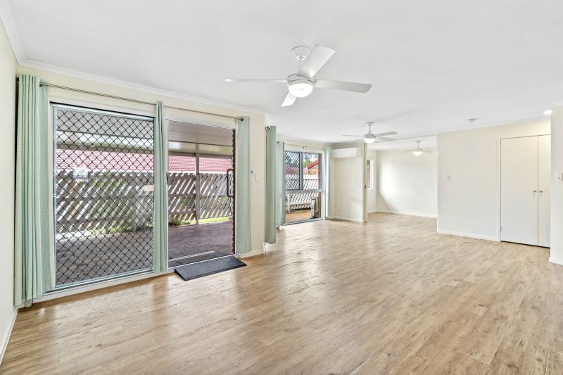 Highly Sought After !!
Beautiful two-bedroom, 1 bathroom villa with attached double garage