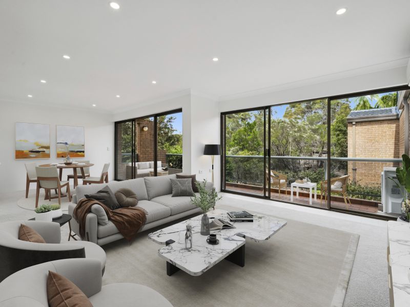 Beautifully updated unit in prime 'top of the village' location