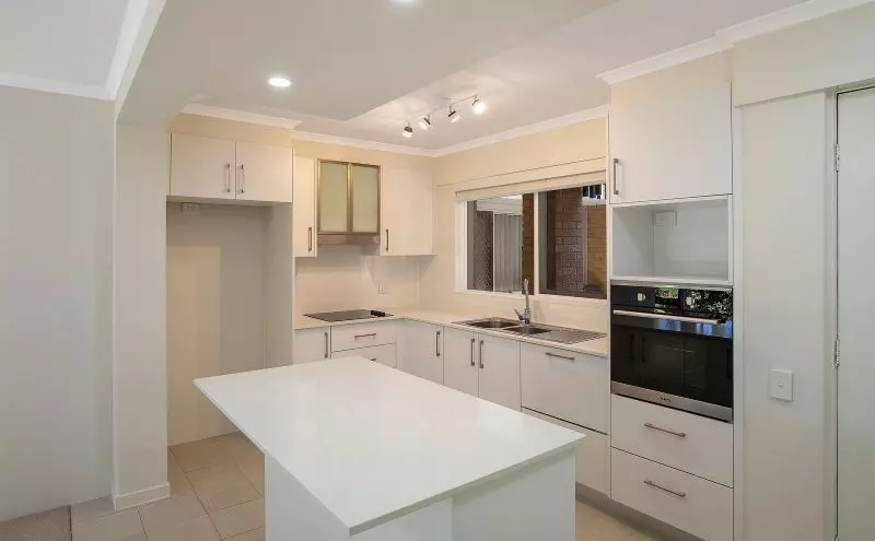 Modern spacious ground floor one bedroom unit