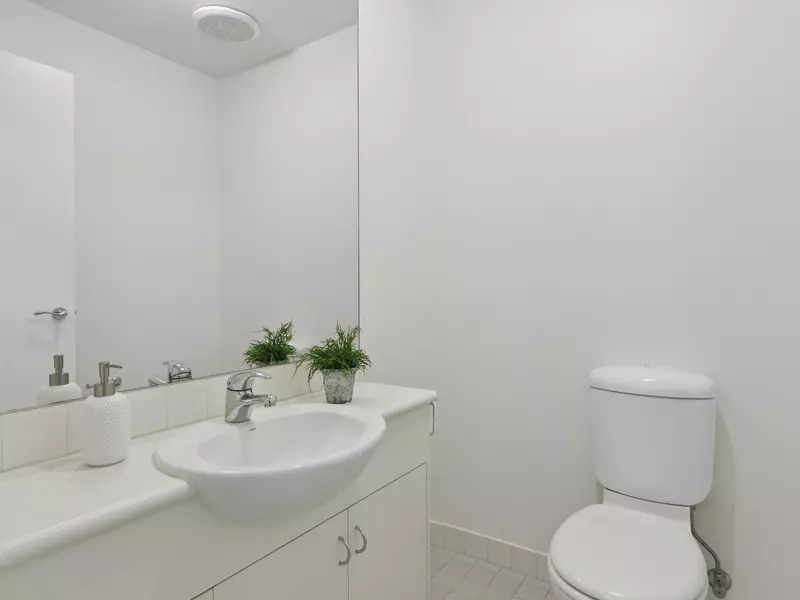 Refreshed Villa, Private garden and Open-plan Living