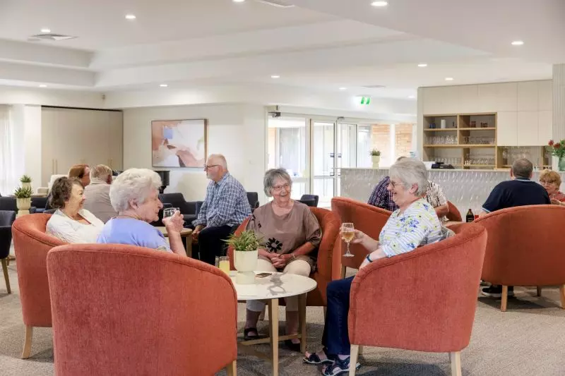 Free-standing two-bedroom villa with a study in a quiet court