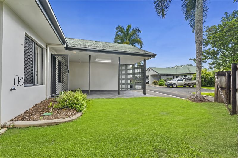 Private 2-bedroom villa with large backyard