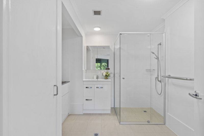 Beautiful home with services