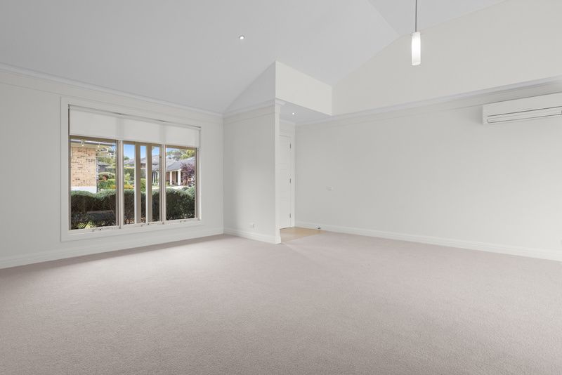 Bright North-Facing Villa with Courtyard