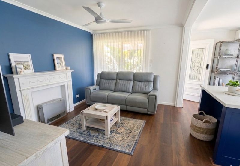 Updated 2 Bedroom Riverside Gem!