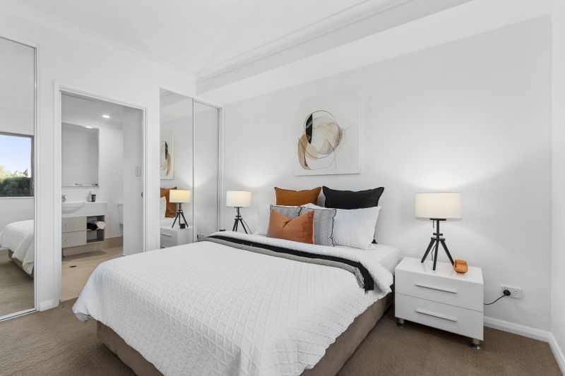 Light & Bright Living, Refurbished... See it to Believe it!!