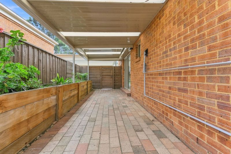 Updated, low-maintenance retirement living!