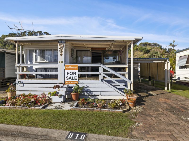 Priced to Sell - Spacious 2 Bedroom Residence – just a short stroll to beach, river & lagoon!