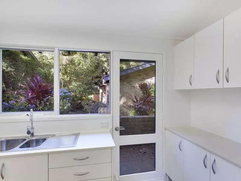 Sunlit villa – ground-floor, light-filled living